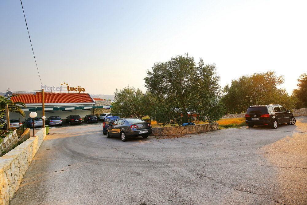 פוסדריה Hotel Lucija מראה חיצוני תמונה